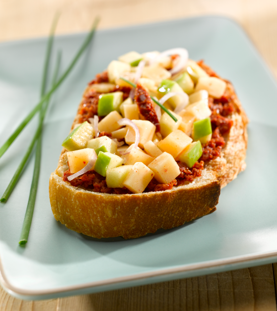 Cheese and apple tartines (toasts)